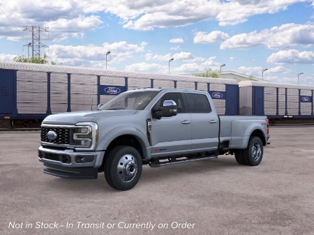 2026 Ford Super Duty F-450 DRW LARIAT
