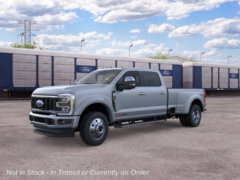 2026 Ford Super Duty F-450 DRW LARIAT