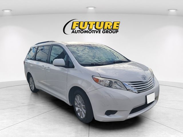 2016 Toyota Sienna LE