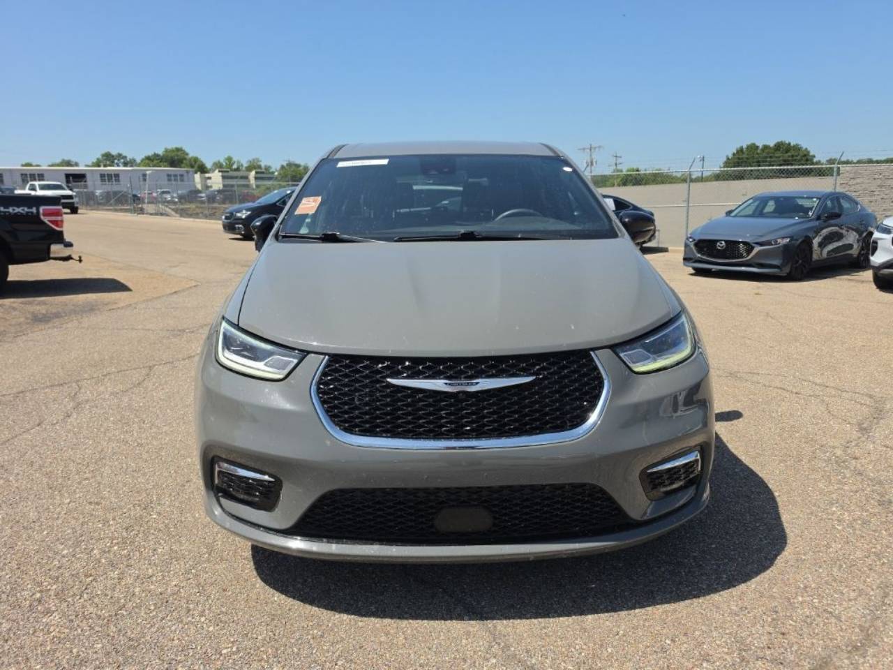 Certified 2025 Chrysler Pacifica Select with VIN 2C4RC1BG8SR523418 for sale in Kansas City