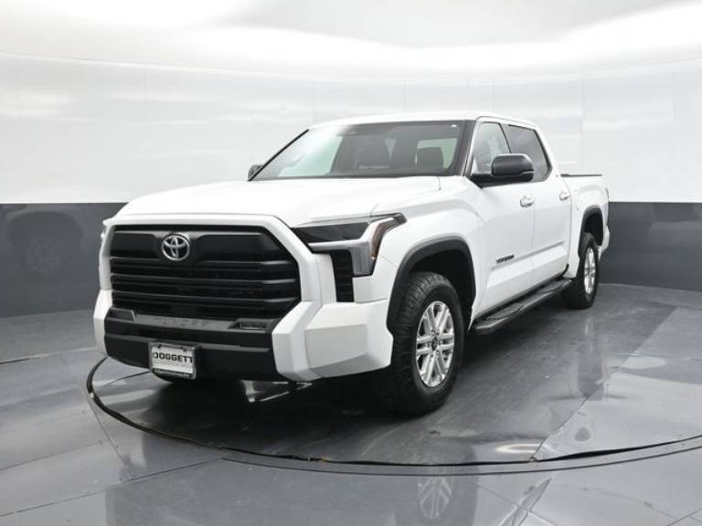 2025 Toyota Tundra 4WD SR5