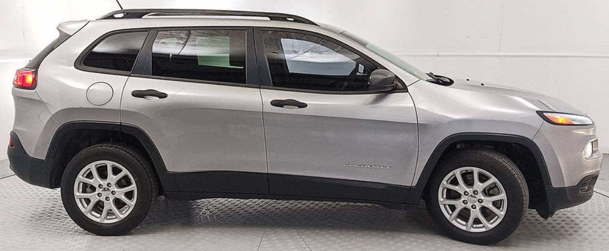 Used 2016 Jeep Cherokee Sport with VIN 1C4PJLAB0GW291975 for sale in Edgewood, NM