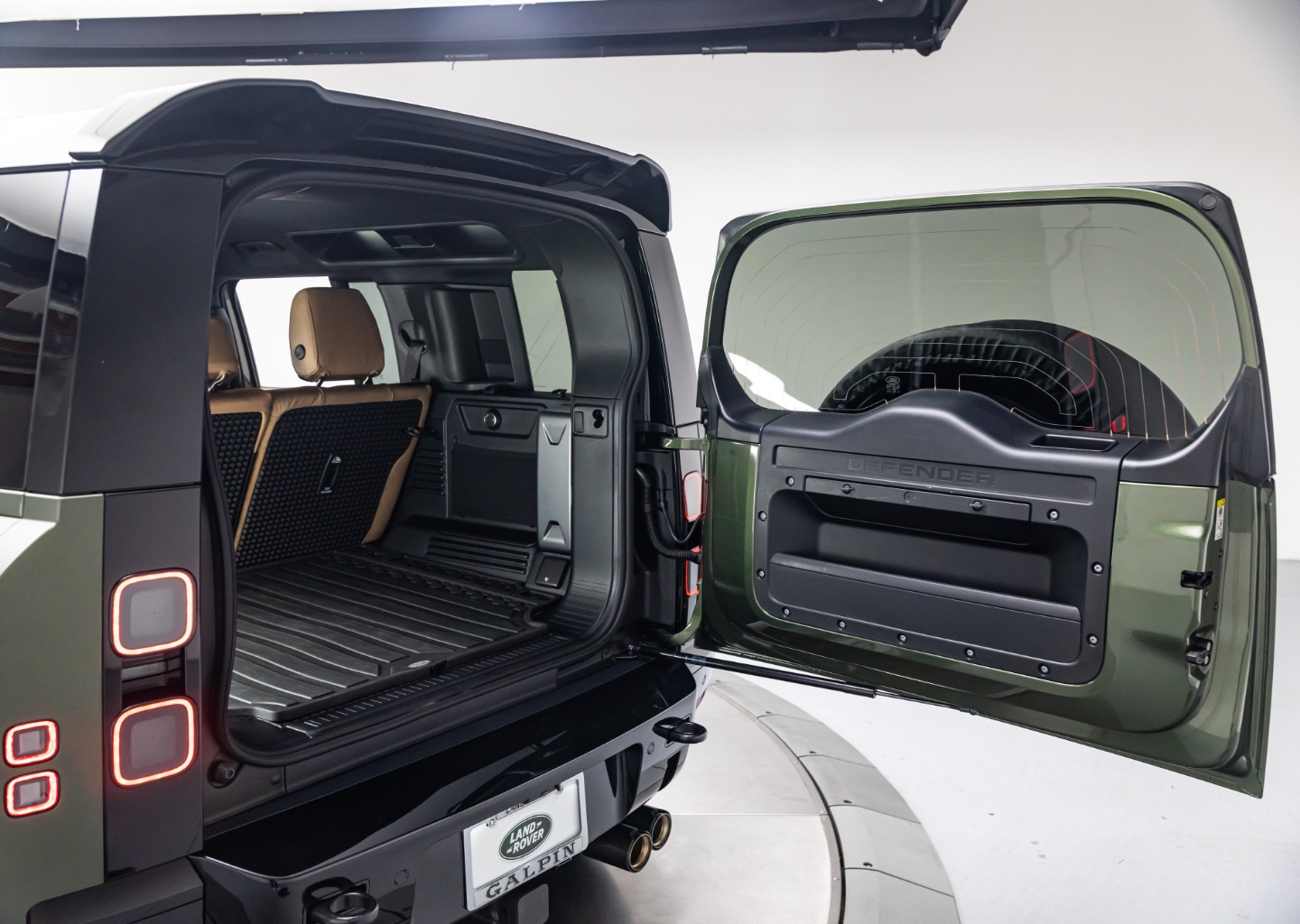 2026 Land Rover Defender X-Dynamic SE - Photo 36