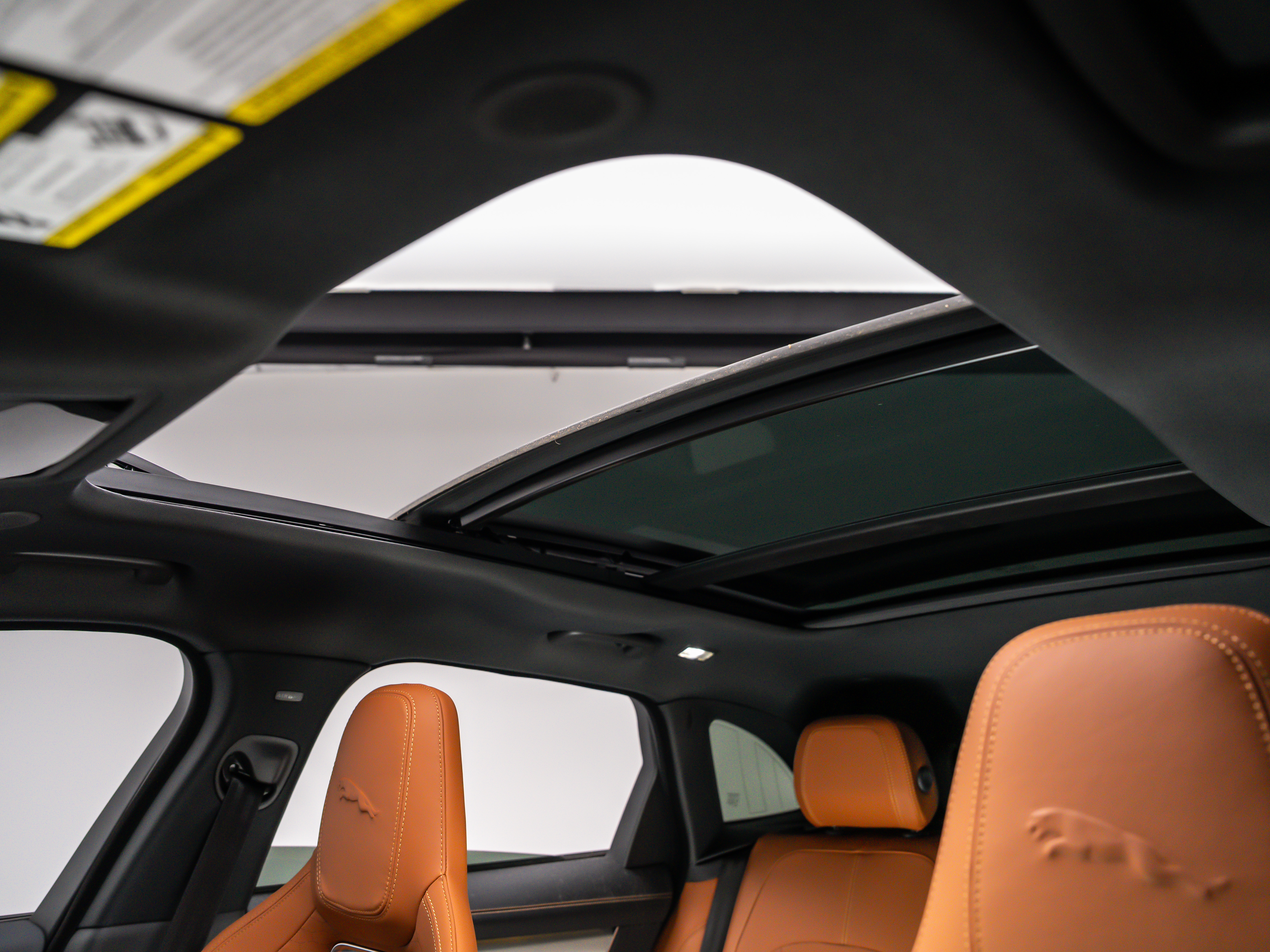 2026 Jaguar F-Pace R-Dynamic S - Photo 13