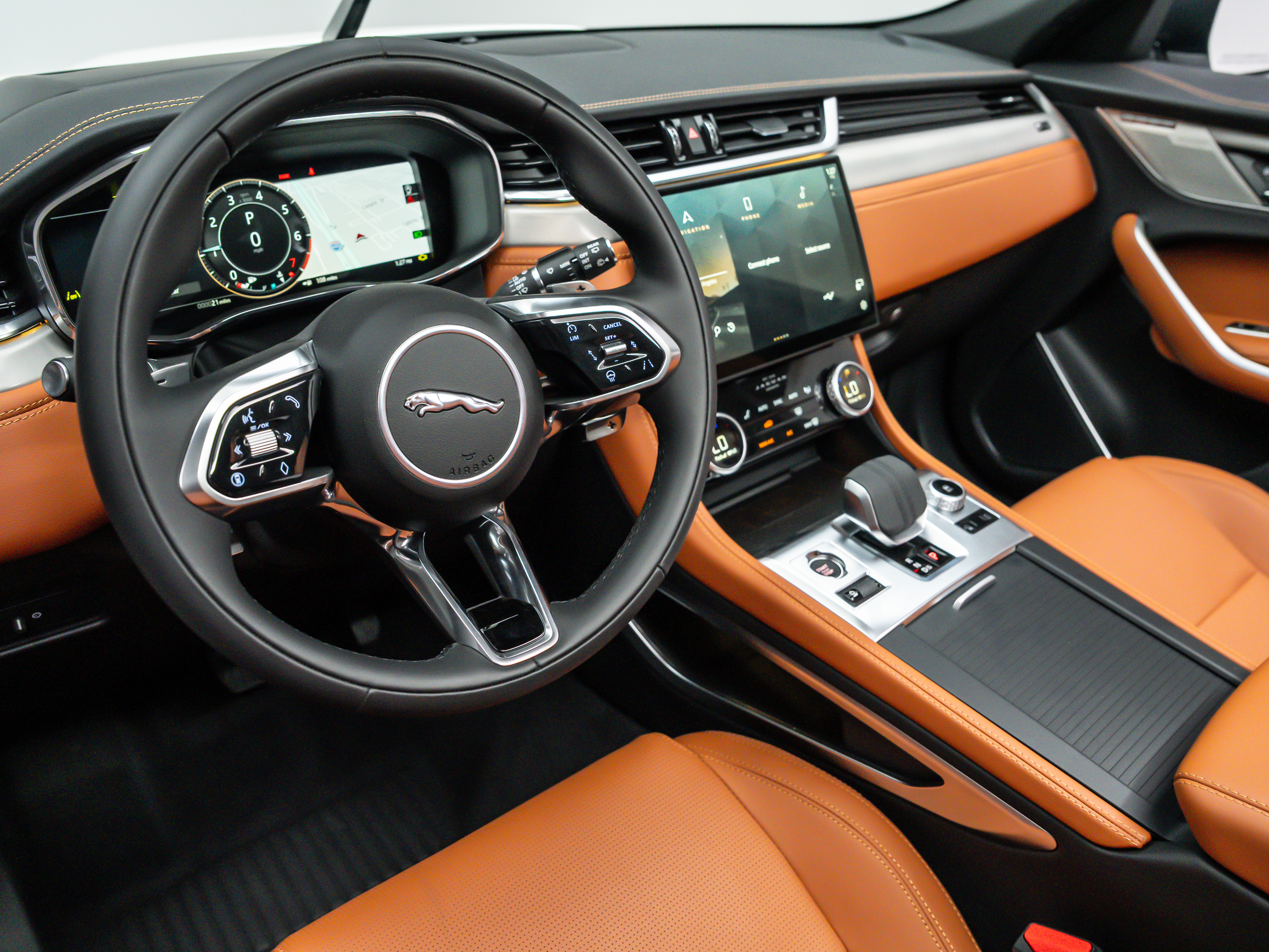 2026 Jaguar F-Pace R-Dynamic S - Photo 16