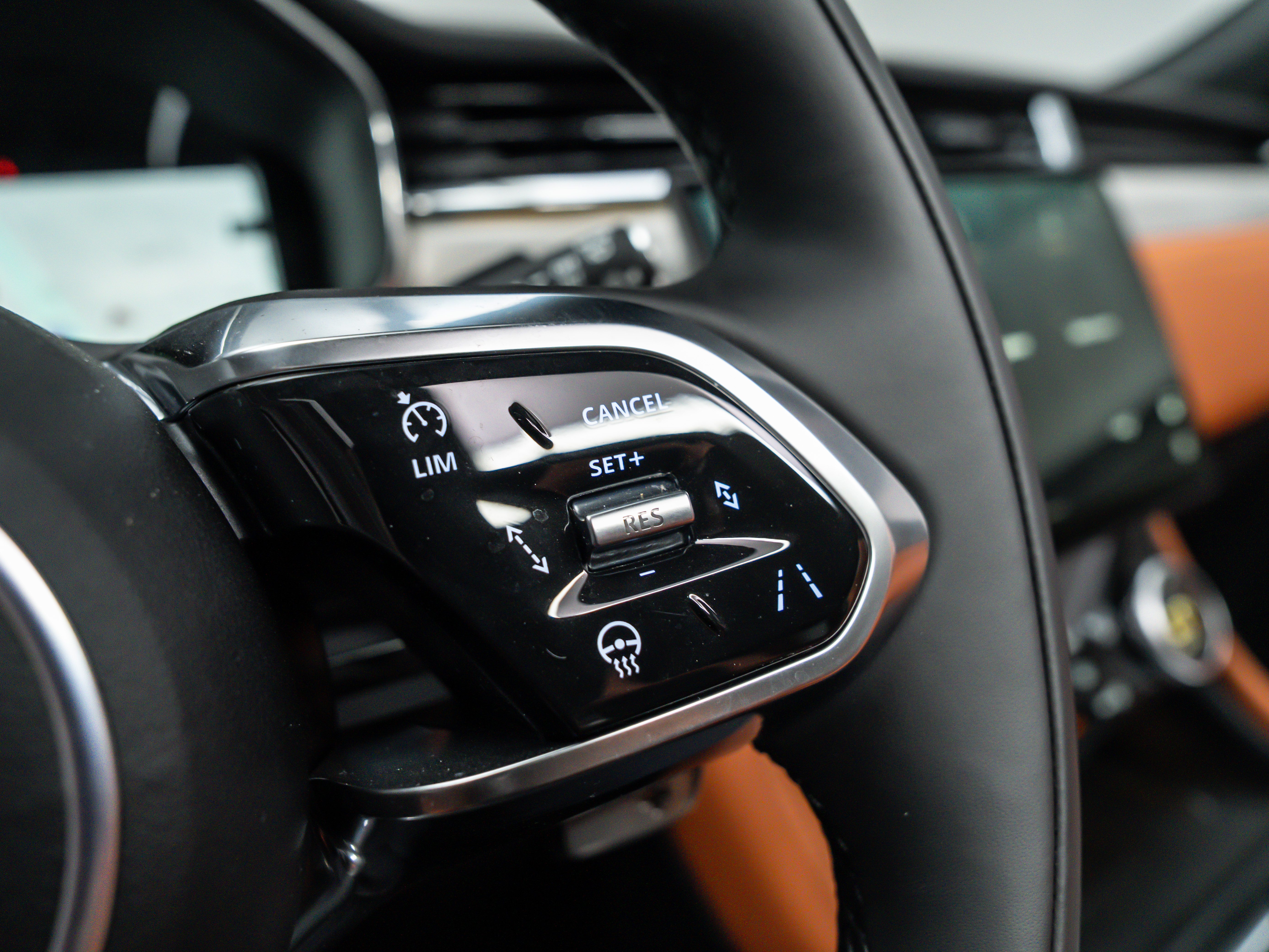 2026 Jaguar F-Pace R-Dynamic S - Photo 21