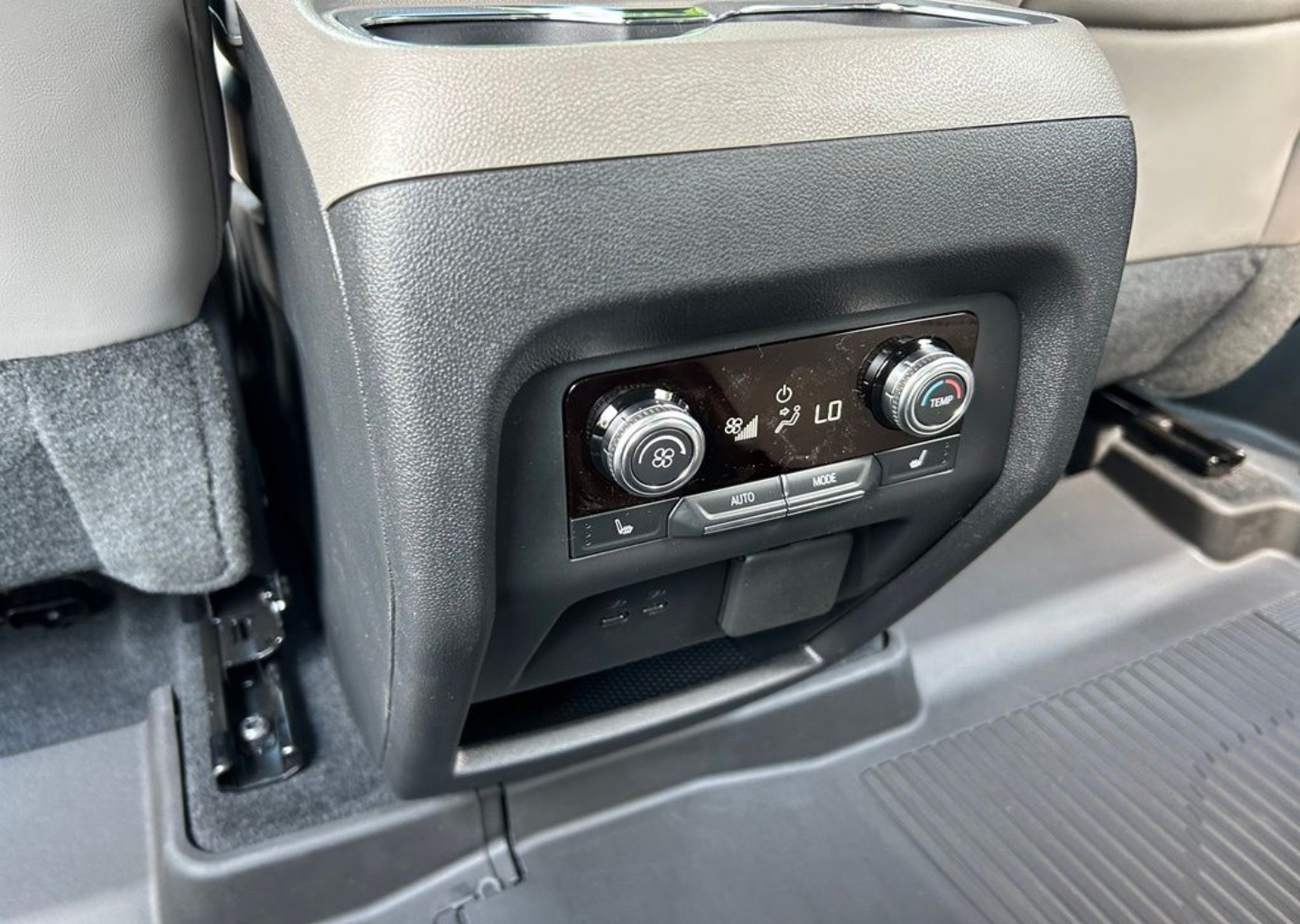2026 GMC Acadia Elevation - Photo 105