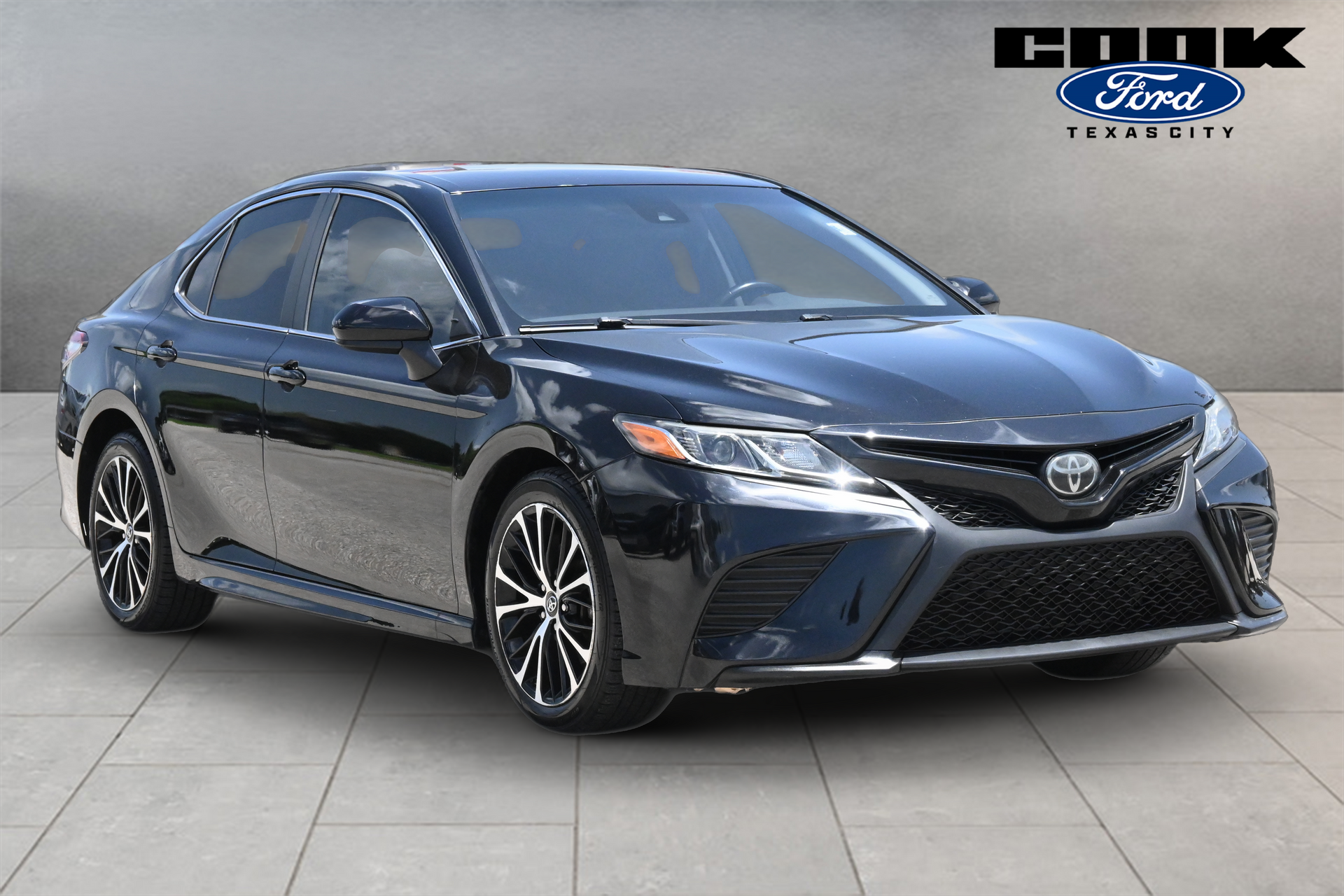 Used 2019 Toyota Camry SE with VIN 4T1B11HKXKU230993 for sale in Texas City, TX