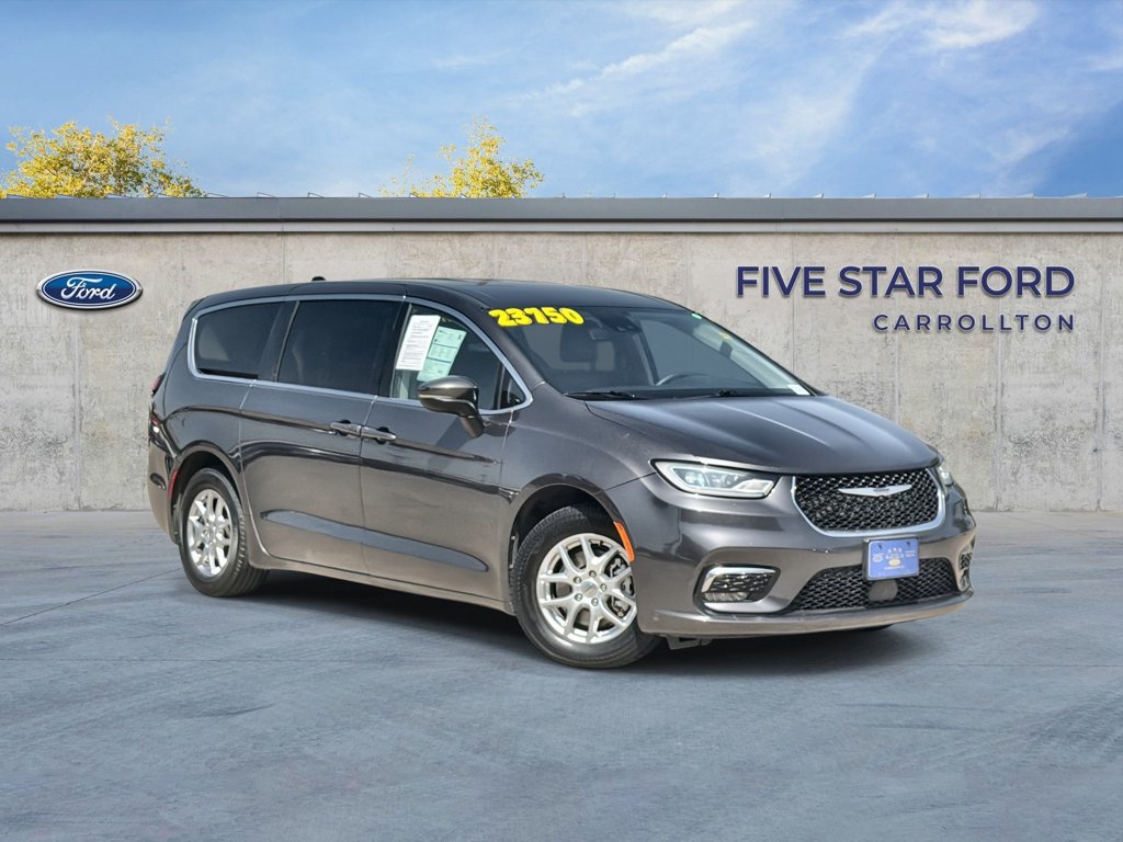 Used 2023 Chrysler Pacifica Touring L
