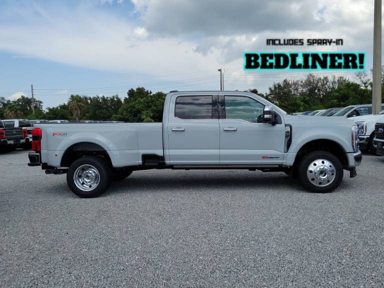 2026 Ford Super Duty F-450 DRW LARIAT