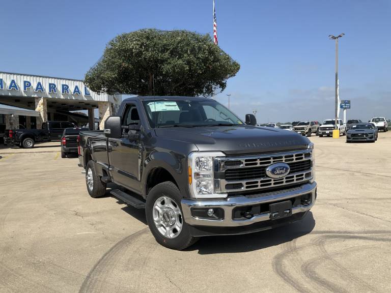 2026 Ford Super Duty F-350 SRW XLT