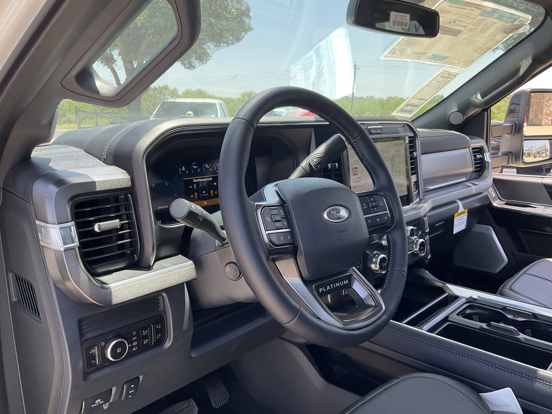2026 Ford F-350 Super Duty Platinum - Photo 6