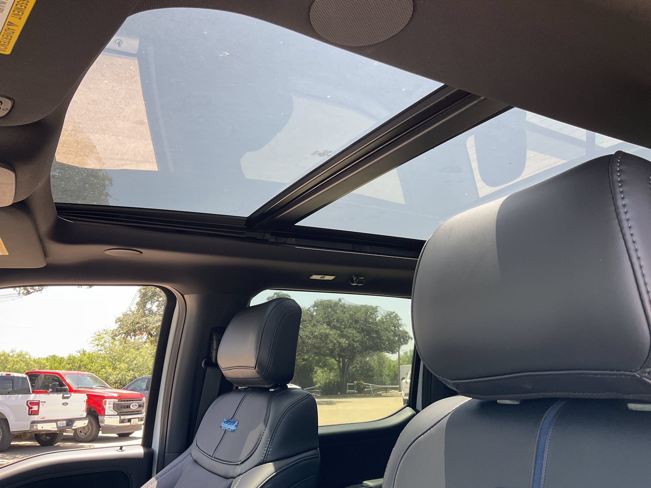 2026 Ford F-350 Super Duty Platinum - Photo 9