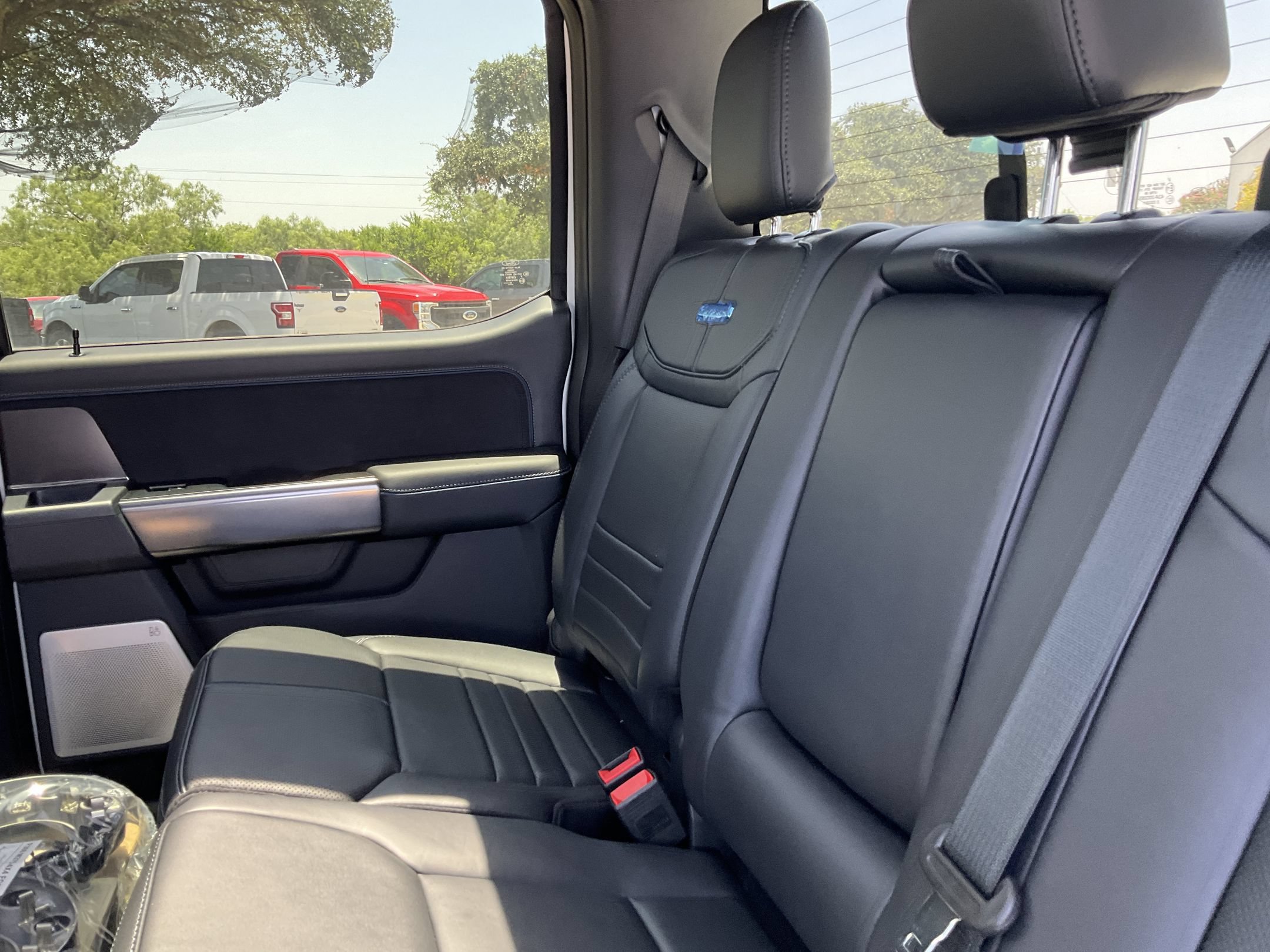 2026 Ford F-350 Super Duty Platinum - Photo 11