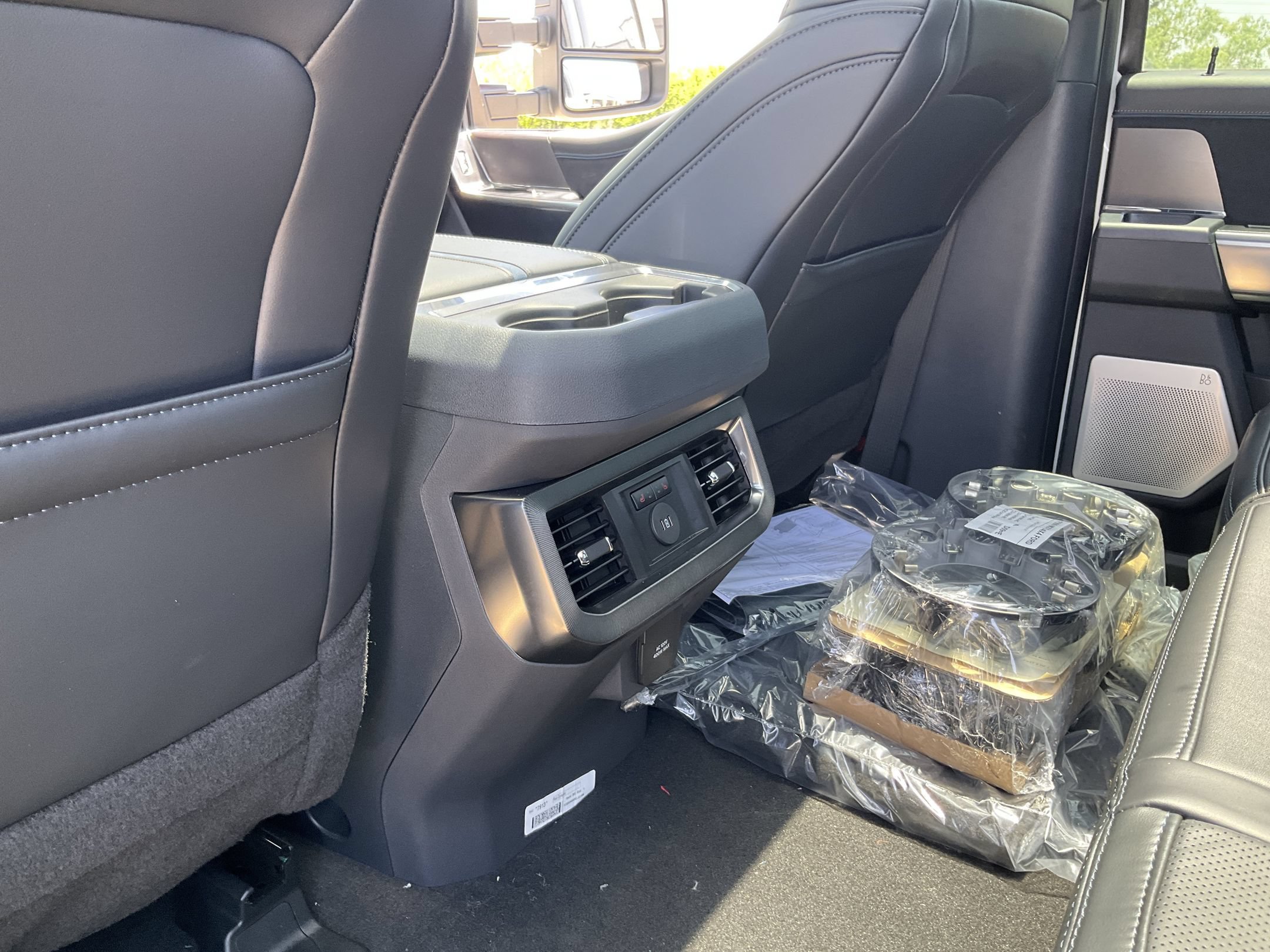 2026 Ford F-350 Super Duty Platinum - Photo 12