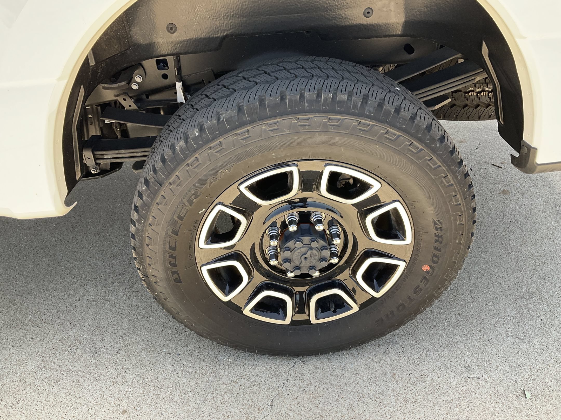 2026 Ford F-350 Super Duty Platinum - Photo 17