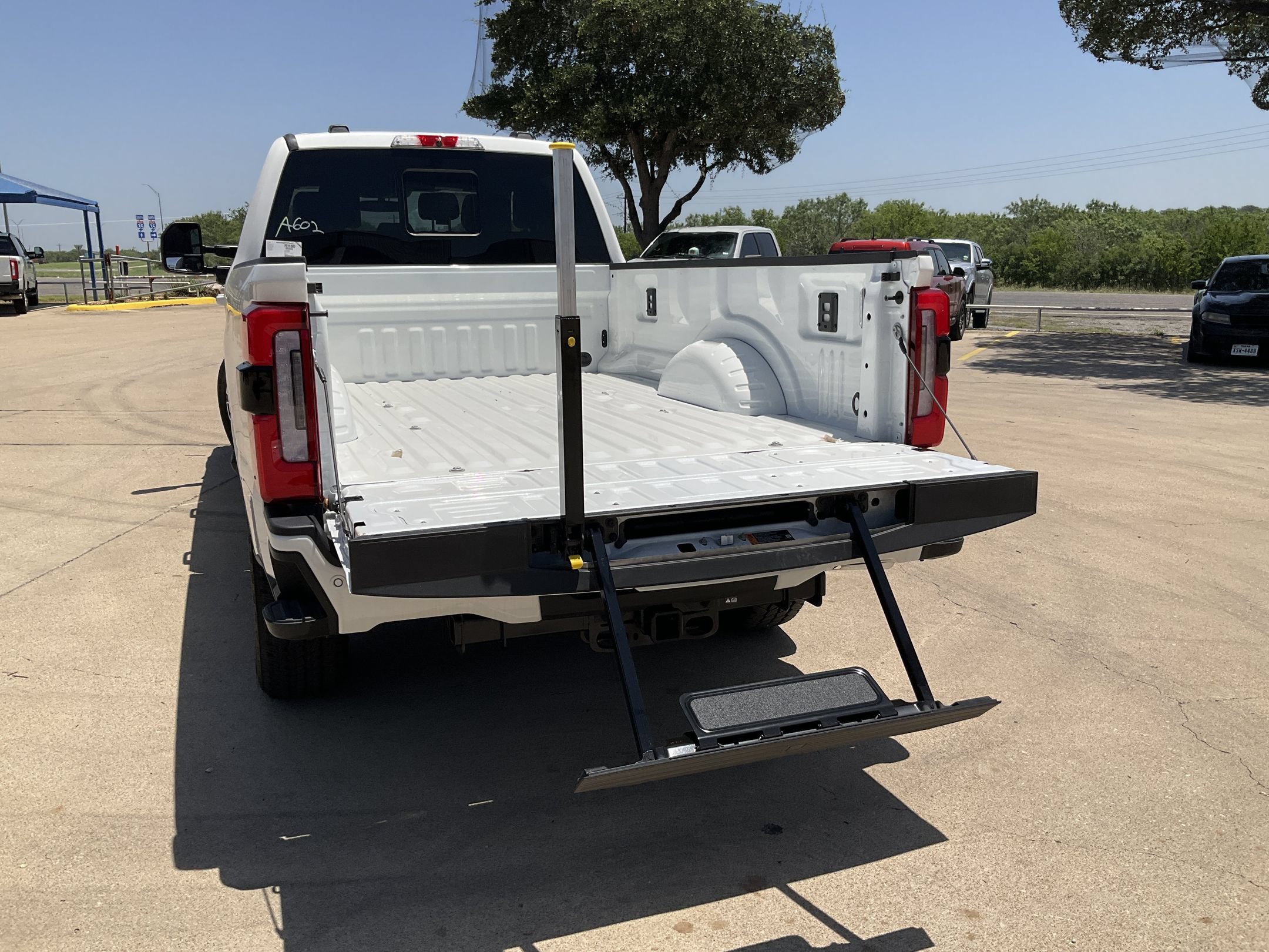 2026 Ford F-350 Super Duty Platinum - Photo 19