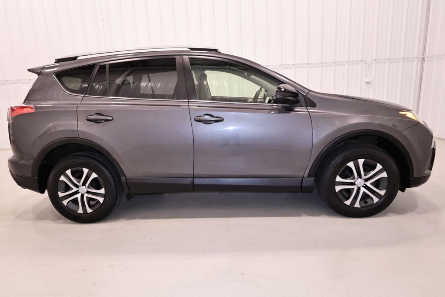 Certified 2018 Toyota RAV4 LE with VIN JTMBFREV2JJ732514 for sale in Canfield, OH