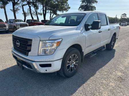 2024 Nissan Titan SV