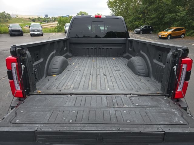 2025 Ford F-250 Super Duty Platinum - Photo 14