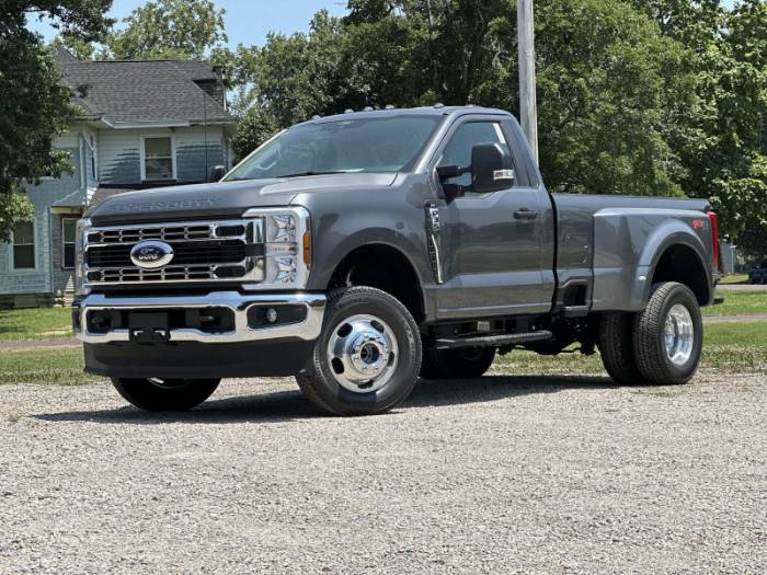 2026 Ford Super Duty F-350 DRW XLT