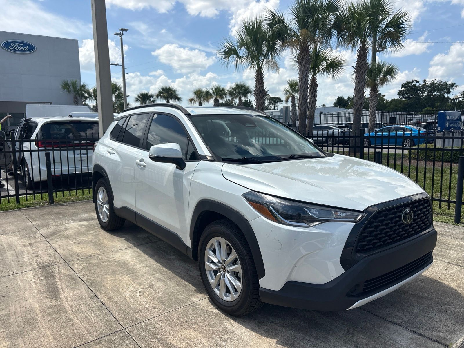 2024 Toyota Corolla Cross LE