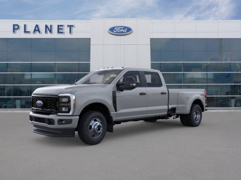 2026 Ford Super Duty F-350 DRW XL 4WD Crew Cab 8' Box
