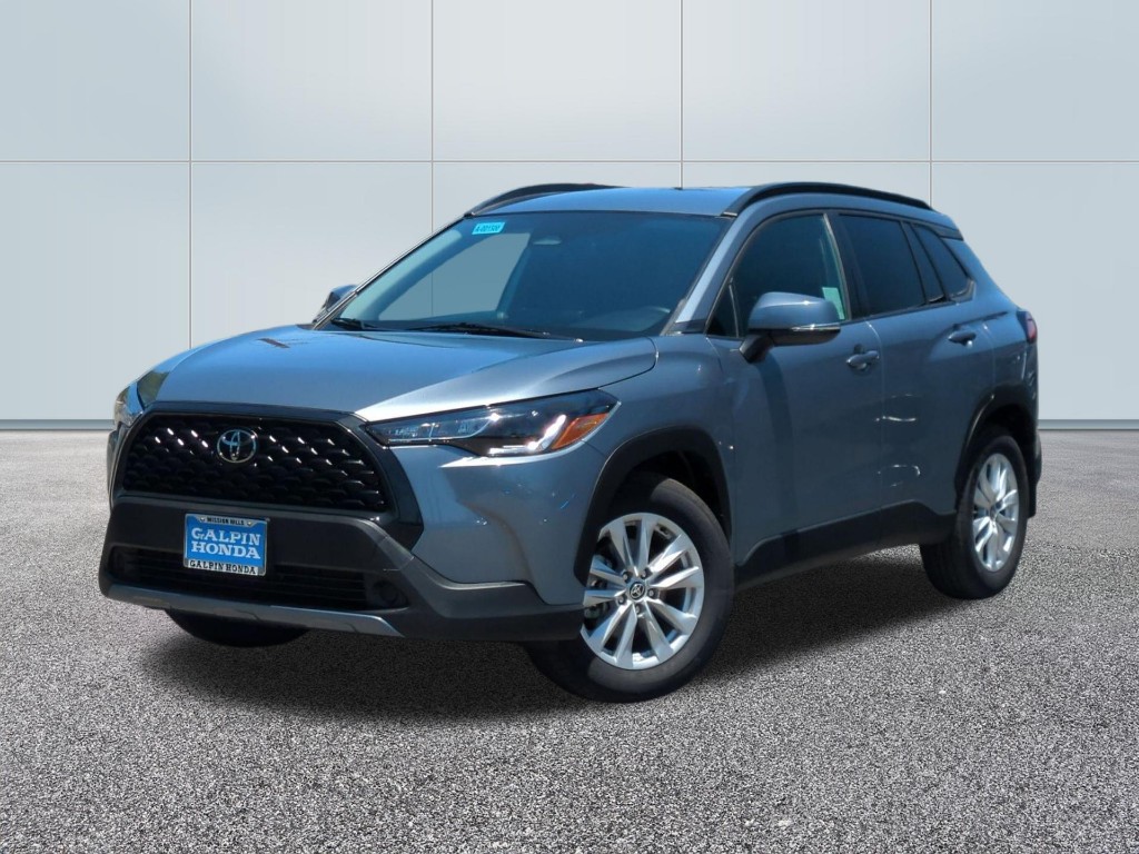 2024 Toyota Corolla Cross LE