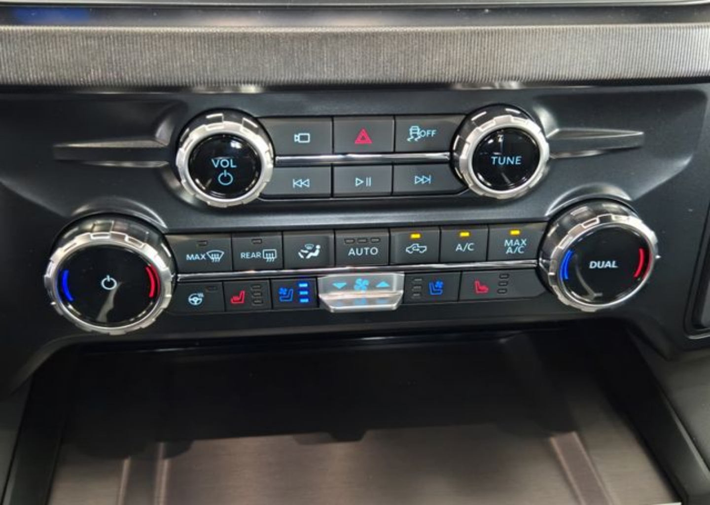 2026 Ford F-250 Super Duty Platinum - Photo 15