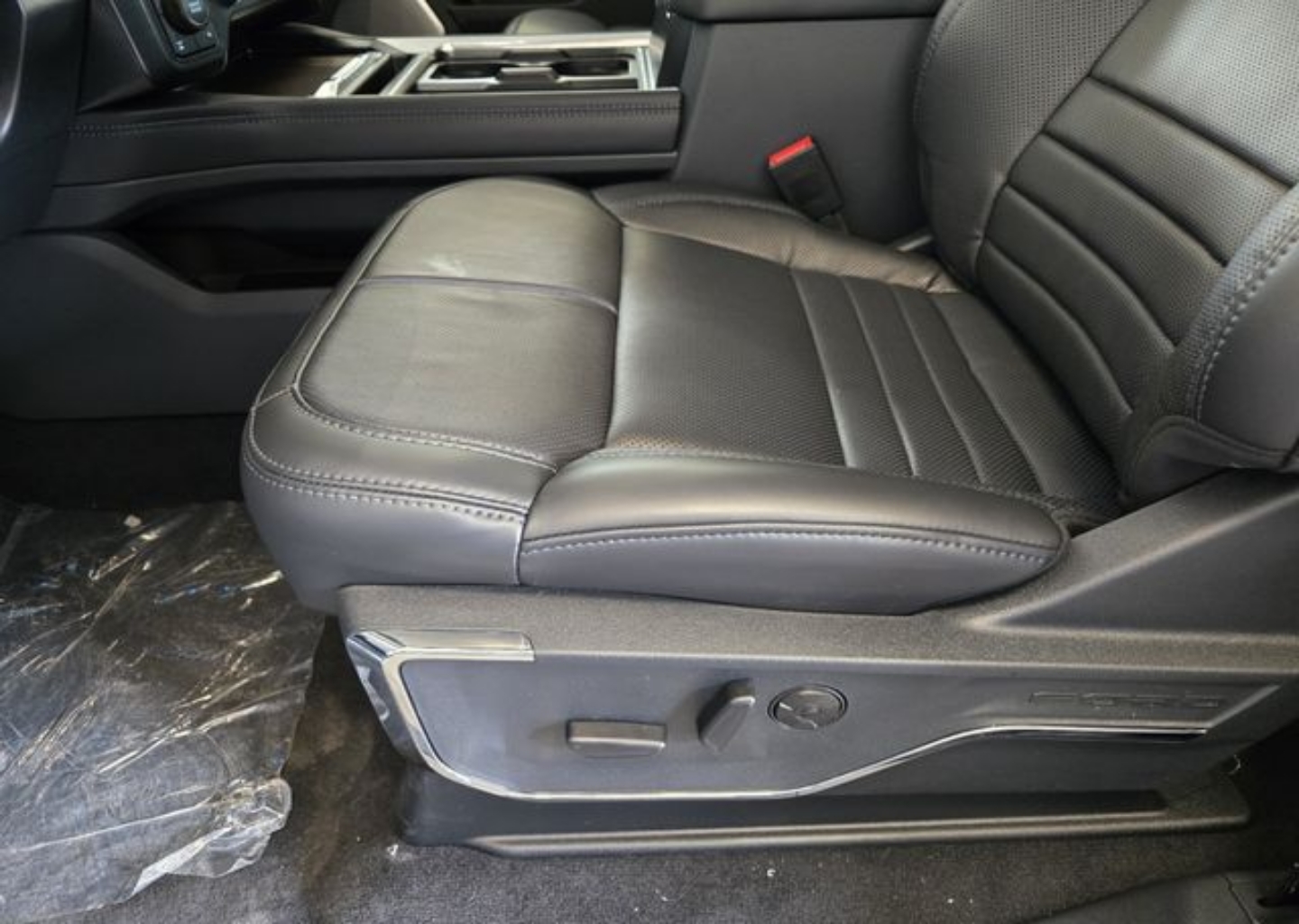 2026 Ford F-250 Super Duty Platinum - Photo 18