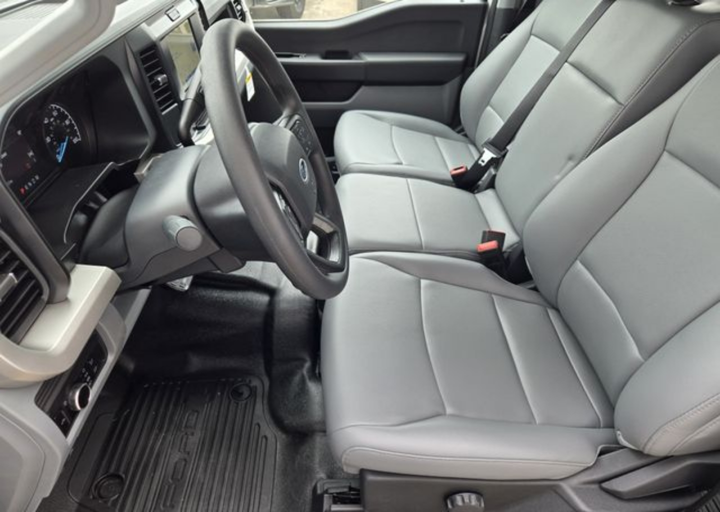 2025 Ford F-350 Super Duty XL - Photo 9