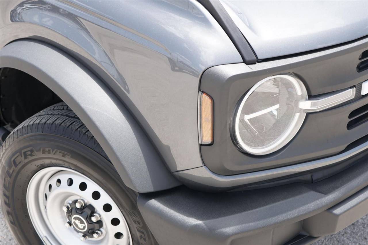 Certified Used 2025 Ford Bronco Base, photo 3
