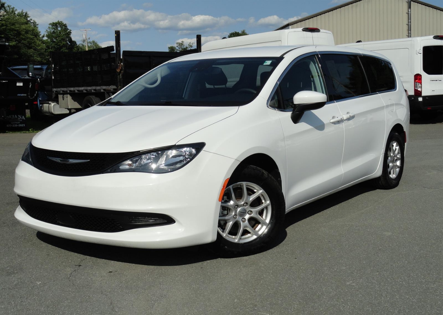 2023 Chrysler Voyager