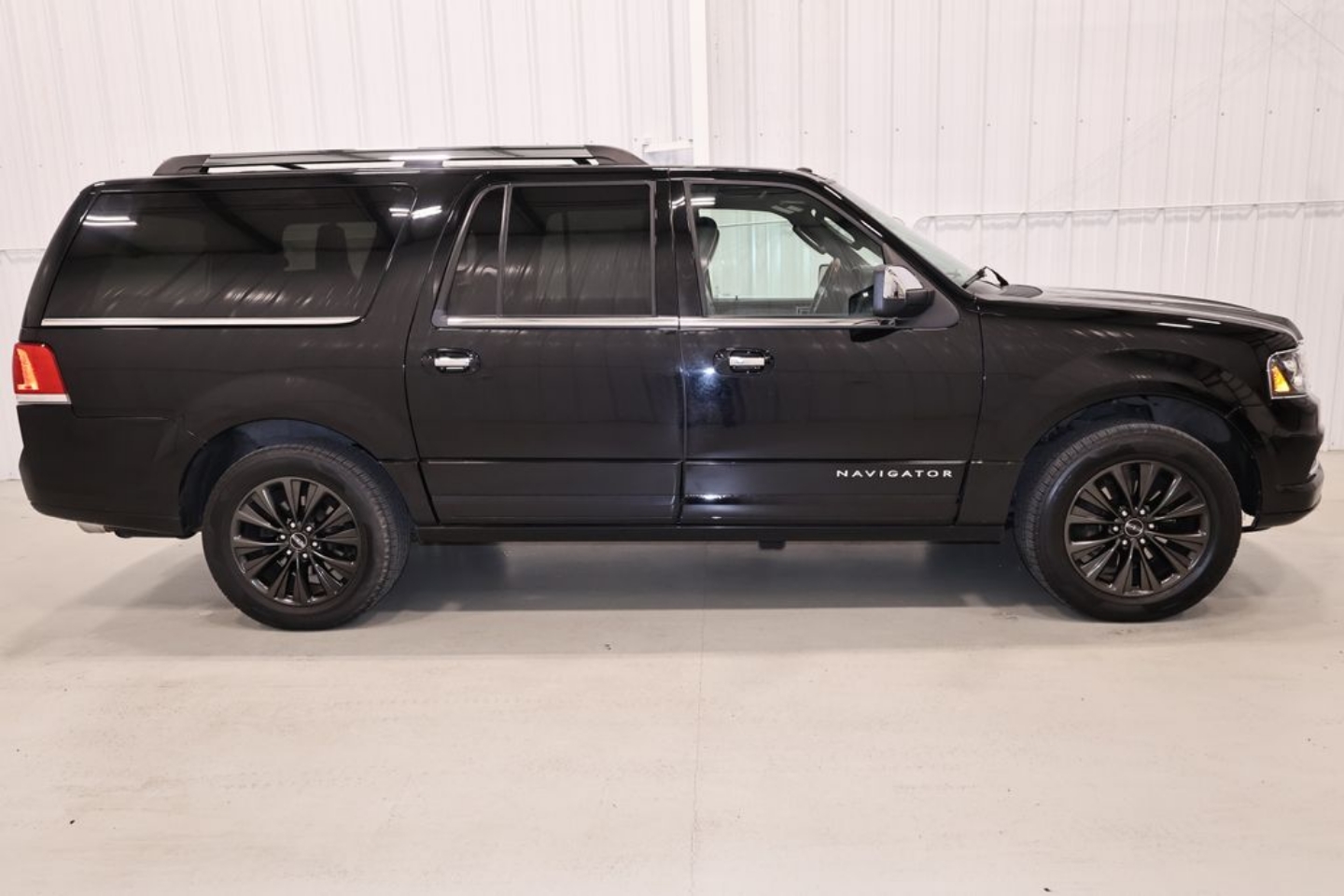 Used 2017 Lincoln Navigator Select with VIN 5LMJJ3JT9HEL10604 for sale in Canfield, OH