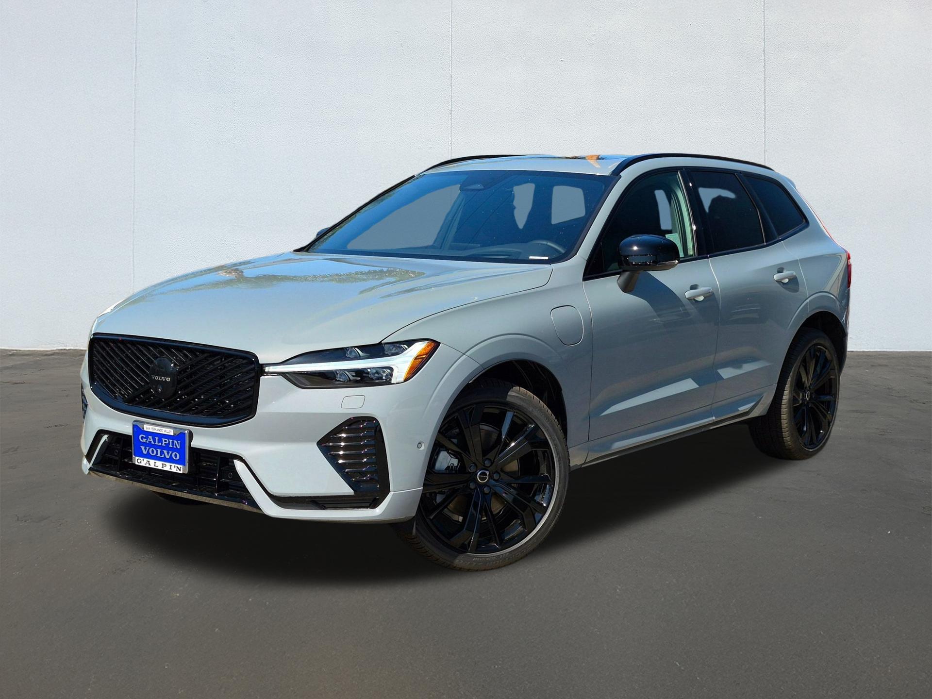 New 2026 Volvo XC60 Plug-In Hybrid Black Edition Ultra, T8 AWD Electric/Gasoline, Dark