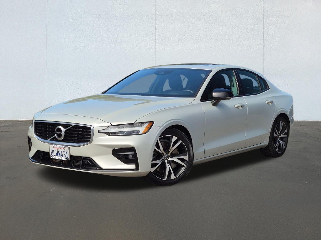 2019 Volvo S60 T6 R-Design
