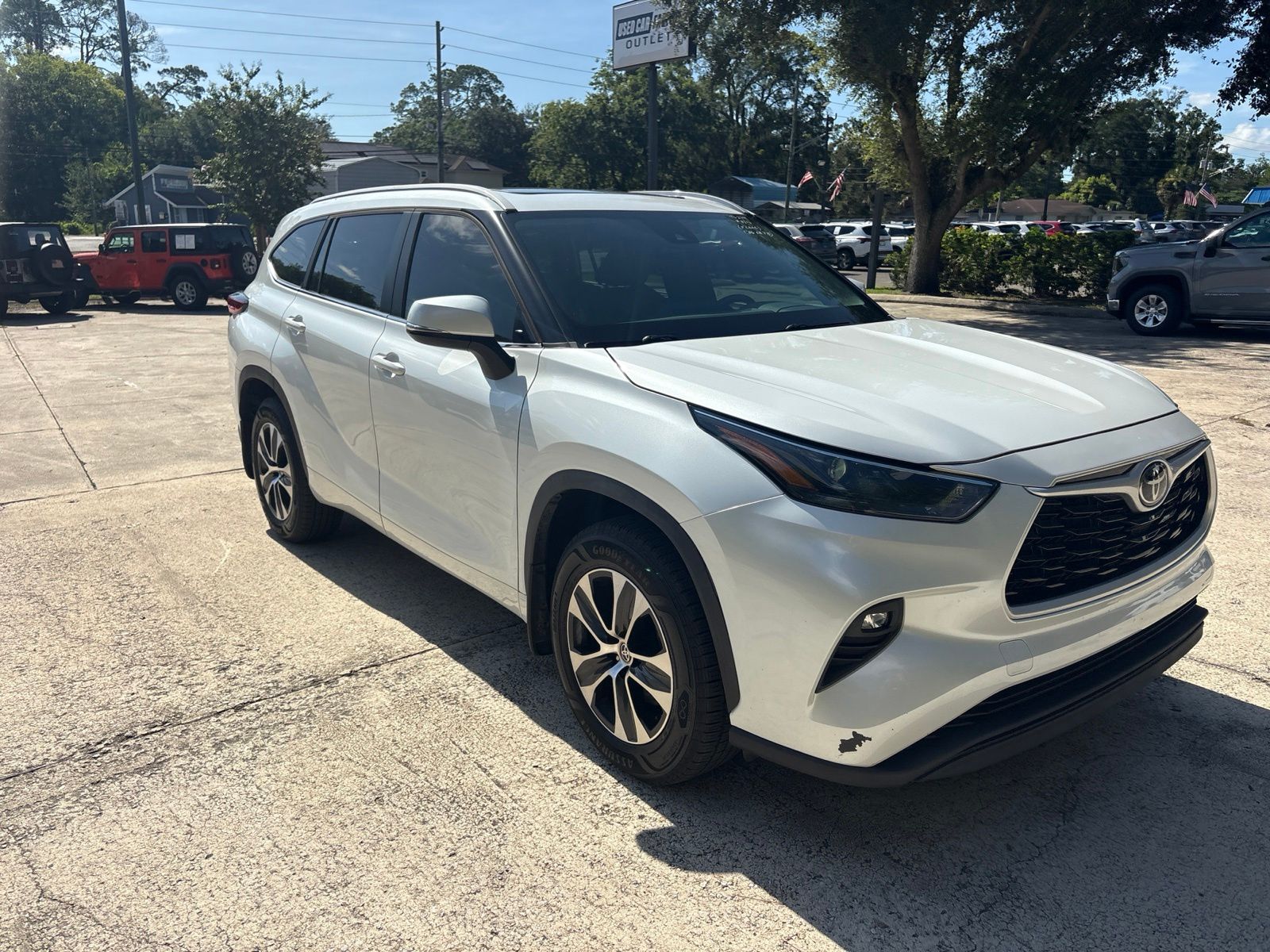 2023 Toyota Highlander XLE
