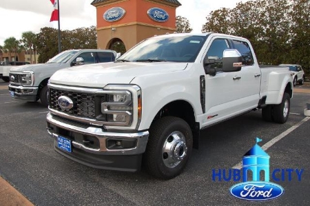 2026 Ford Super Duty F-350 DRW LARIAT