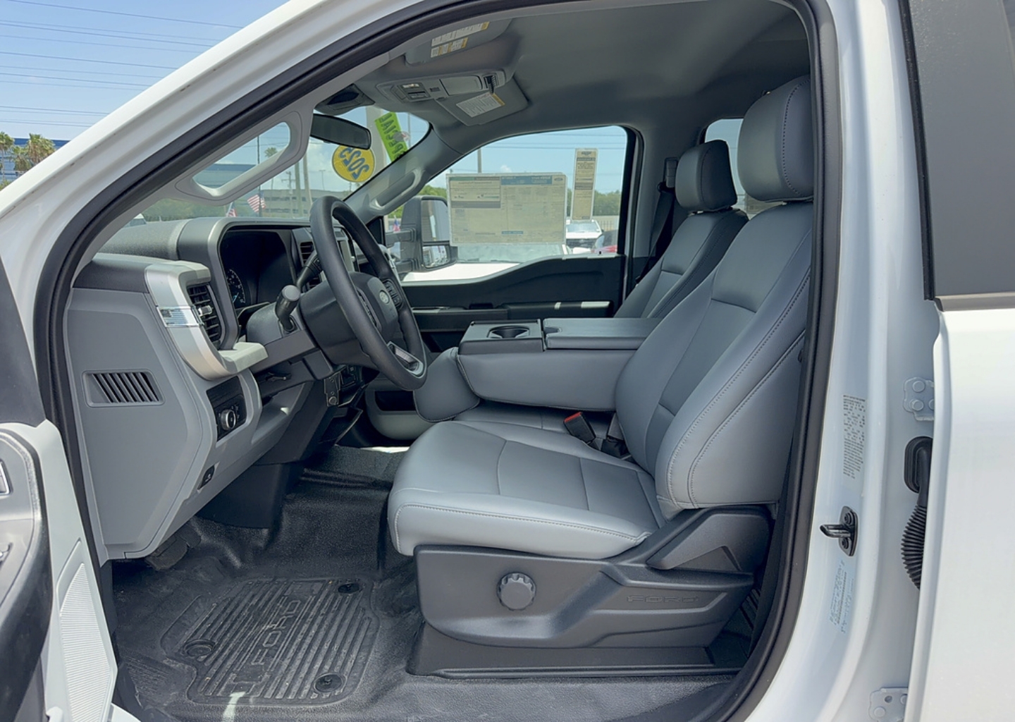 2025 Ford F-350 Super Duty Chassis Cab XL - Photo 13