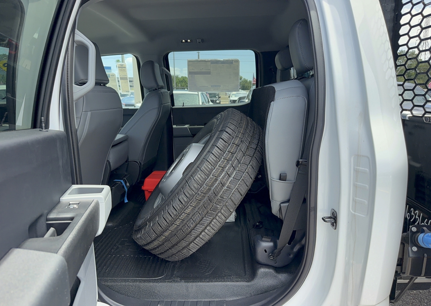 2025 Ford F-350 Super Duty Chassis Cab XL - Photo 14