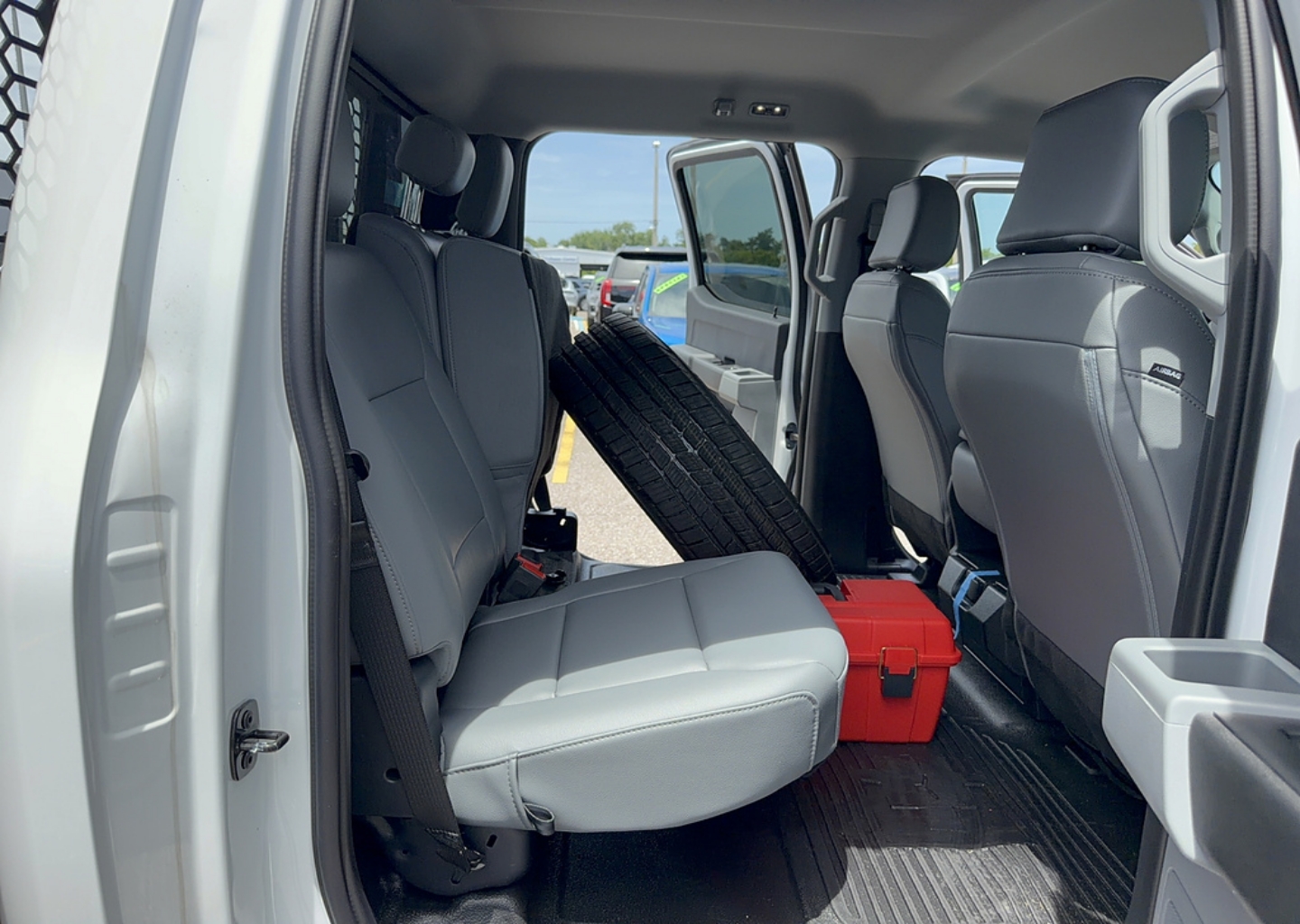 2025 Ford F-350 Super Duty Chassis Cab XL - Photo 16