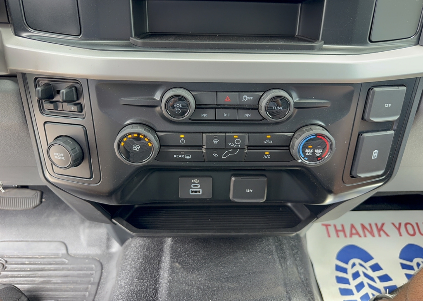 2025 Ford F-350 Super Duty Chassis Cab XL - Photo 21