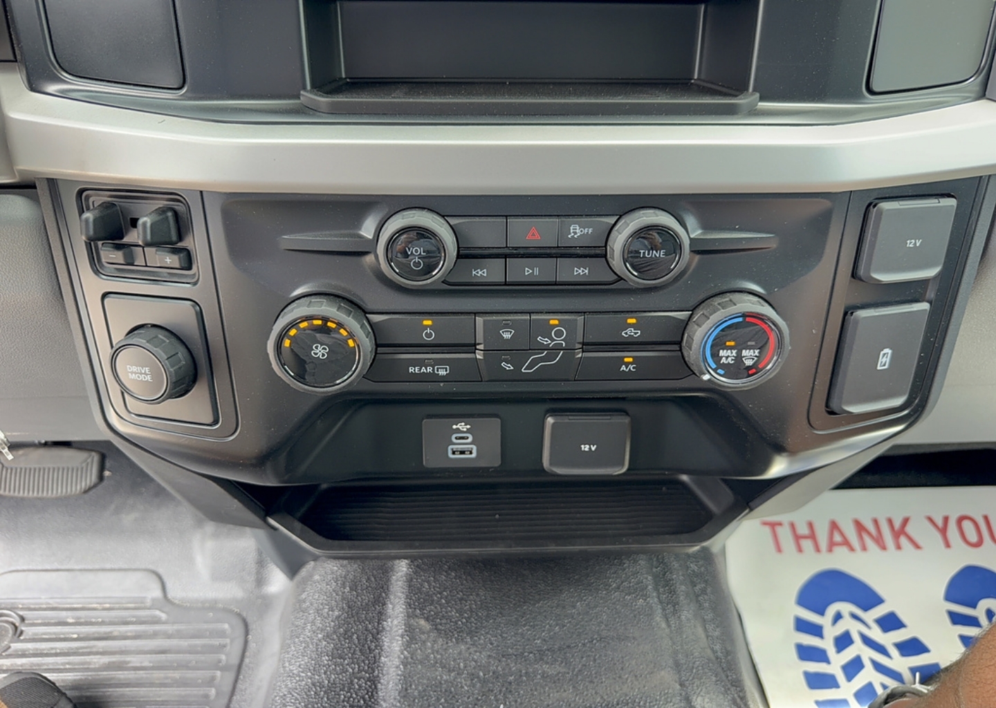 2025 Ford F-350 Super Duty Chassis Cab XL - Photo 22