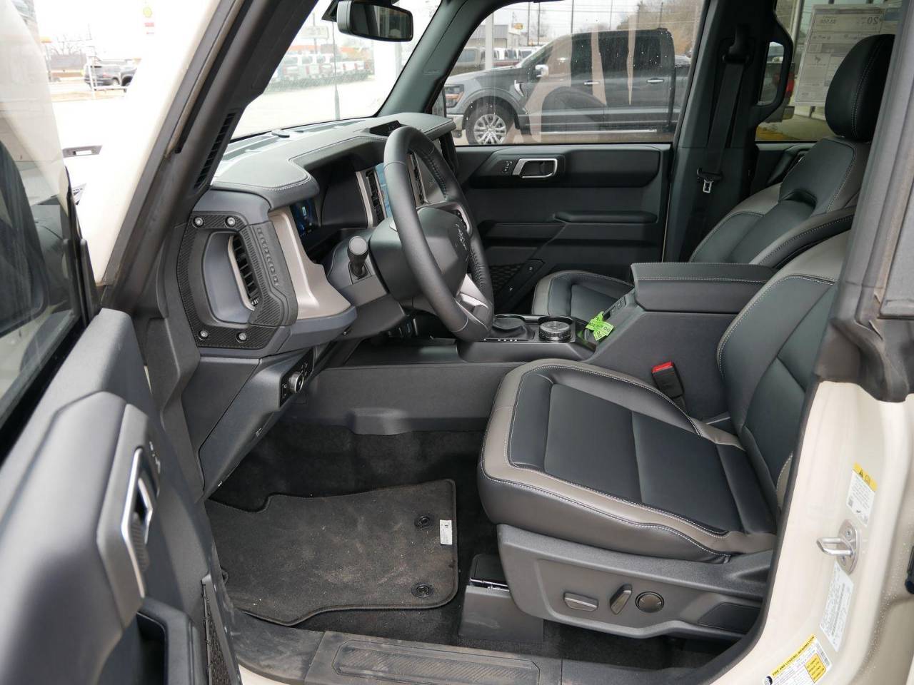 2025 Ford Bronco 4-Door Outer Banks - Photo 8