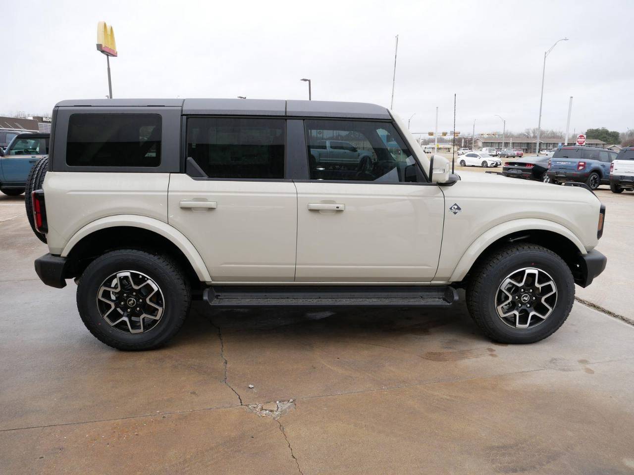 2025 Ford Bronco 4-Door Outer Banks - Photo 27