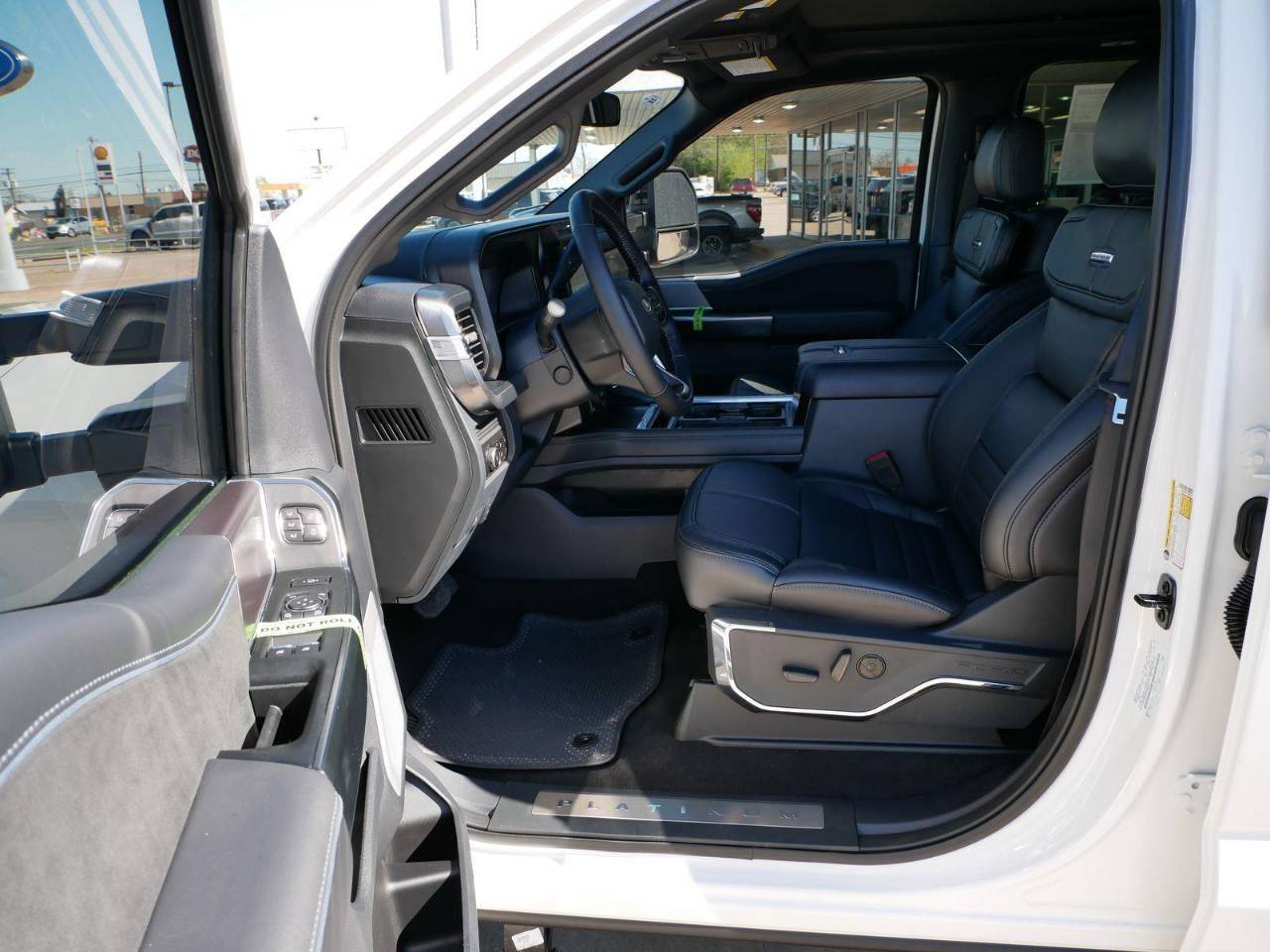2026 Ford F-250 Super Duty Platinum - Photo 12