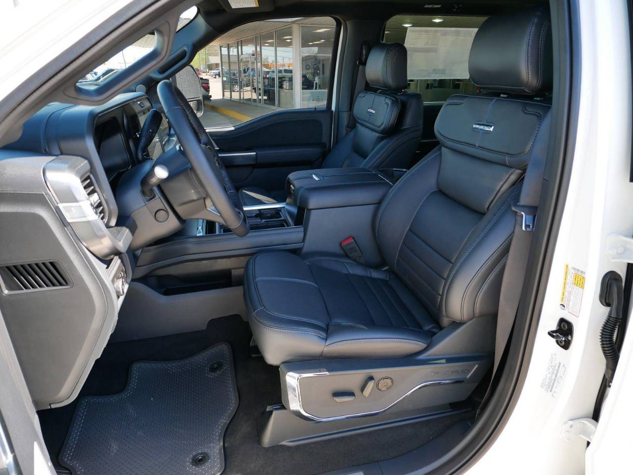 2026 Ford F-250 Super Duty Platinum - Photo 13