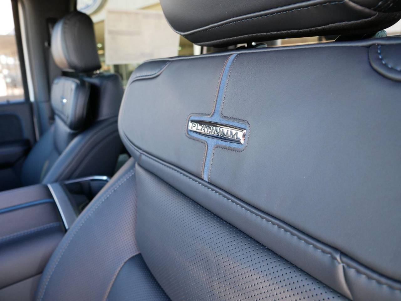 2026 Ford F-250 Super Duty Platinum - Photo 15