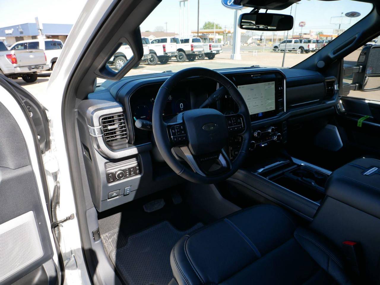 2026 Ford F-250 Super Duty Platinum - Photo 16