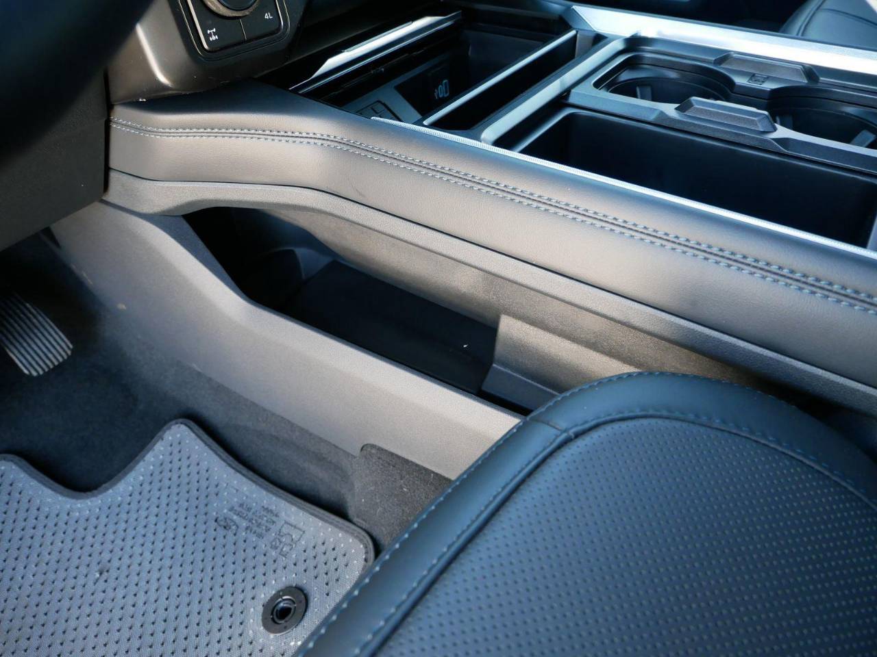 2026 Ford F-250 Super Duty Platinum - Photo 37